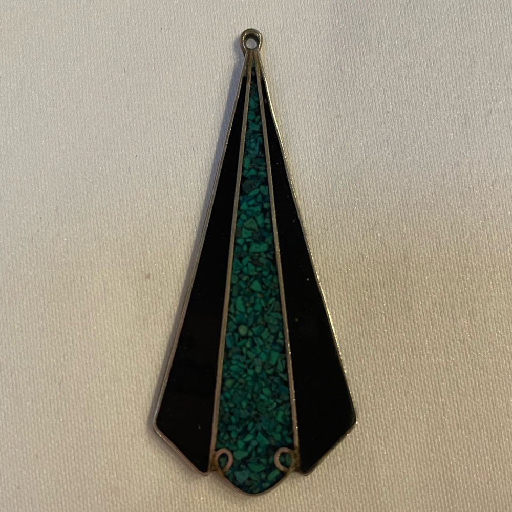 Mexico Elegant Black and Green Pendant
